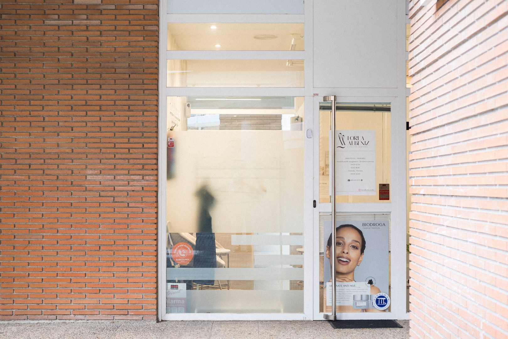 LOREA ALBENIZ ESTETIKA ZENTROA